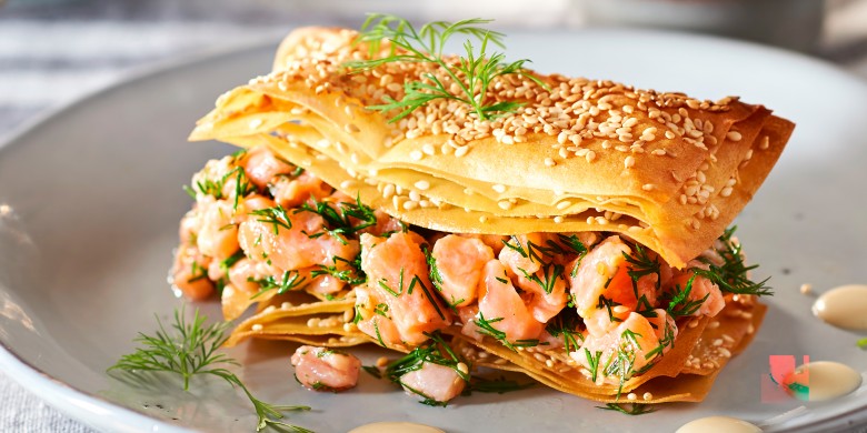 Zalmtompouce met botersaus