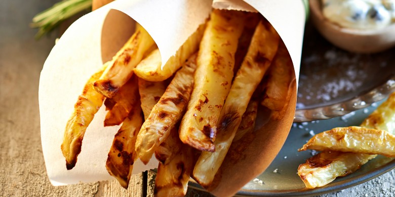 Ovenfrieten van knolselderij met kappertjesmayonaise