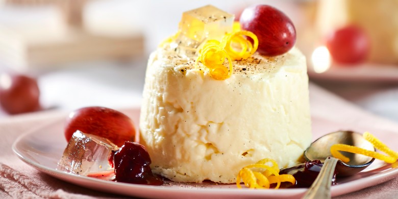 Mousse van brie met cranberry-portsaus