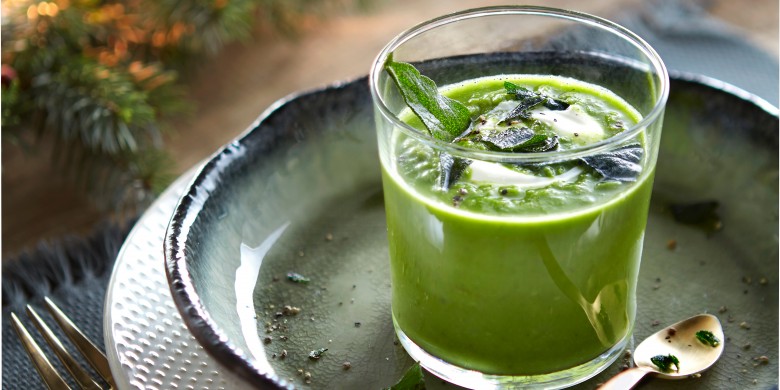 Doperwt-saliesoep met bacon