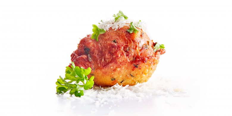 Oliebollen met Parmezaanse kaas en peterselie