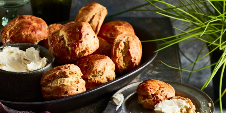Zalmscones met mierikswortel