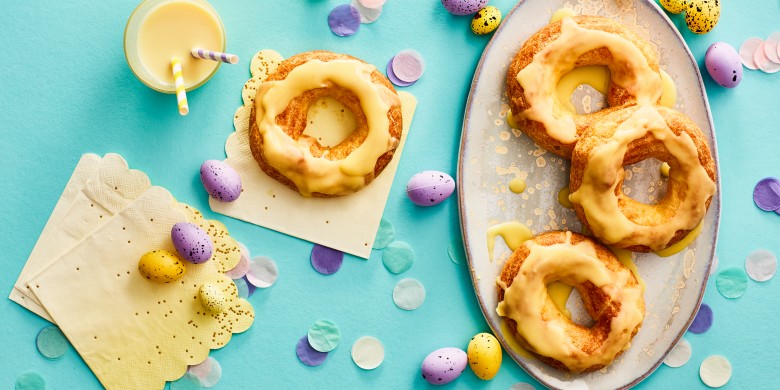 Geglazuurde soeskransen met amandelroom