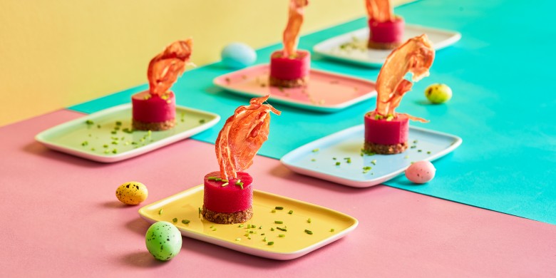 Bloemkool-bietjesmousse met geroosterde ham