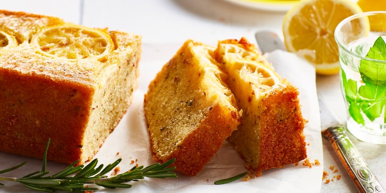 Citroencake met rozemarijn