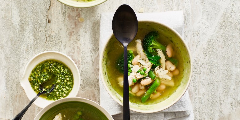 Minestrone met gepocheerde kip