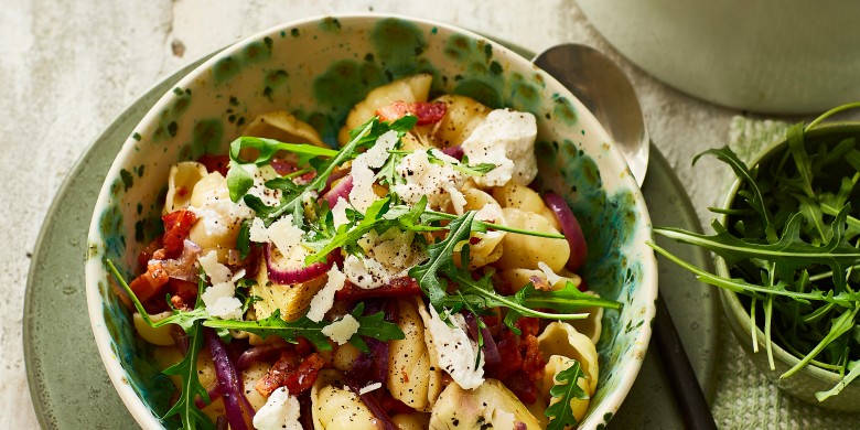 Pasta met artisjok, ricotta en spek