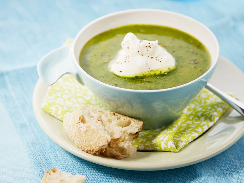 Doperwtensoep met bosui en munt