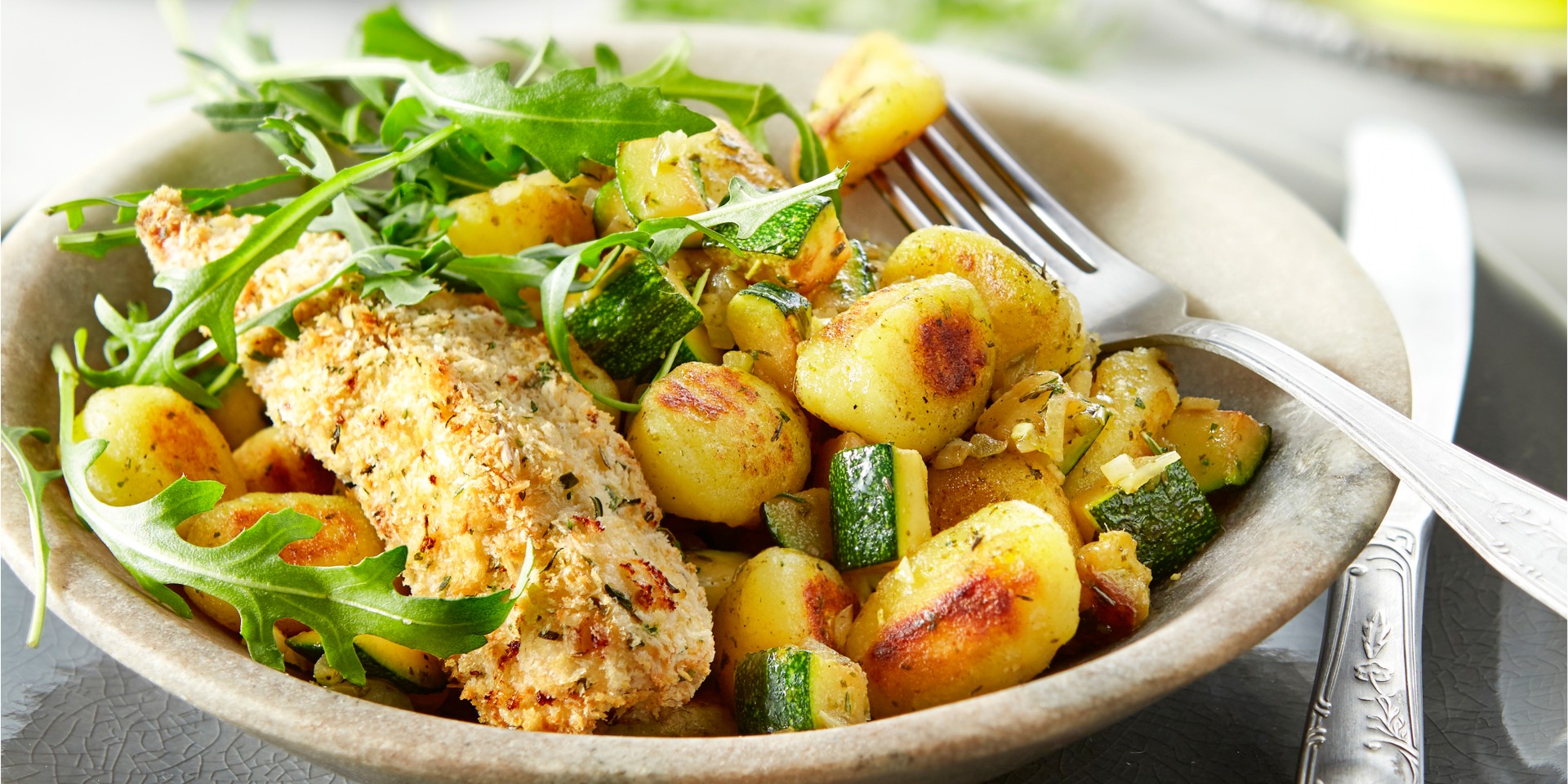 Gnocchi met krokante kip en courgette