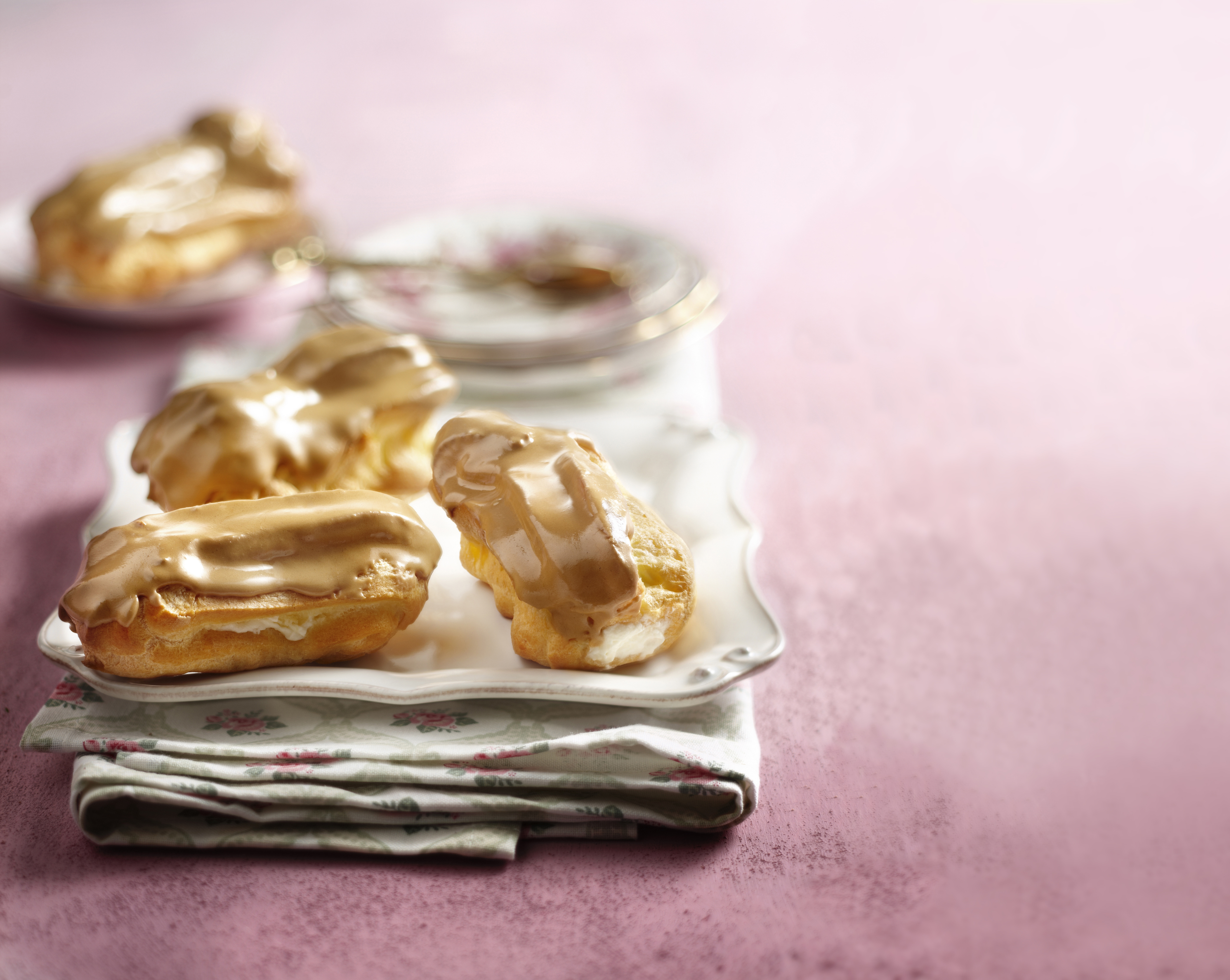 Eclairs au café
