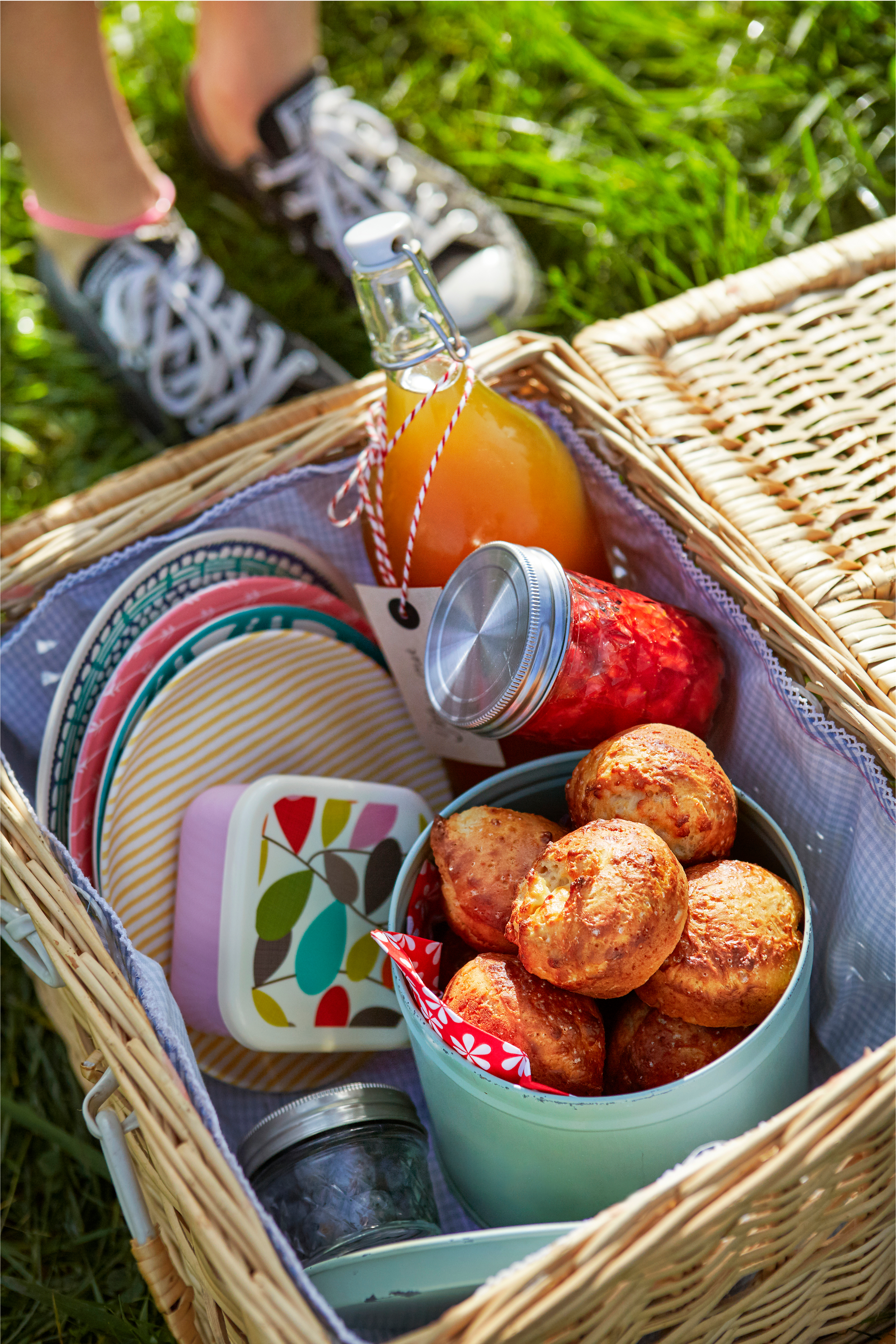 Zoete kwarkbroodjes met aardbeiencompote