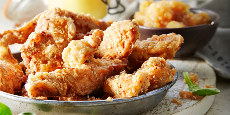 Crunchy kip met apple sauce