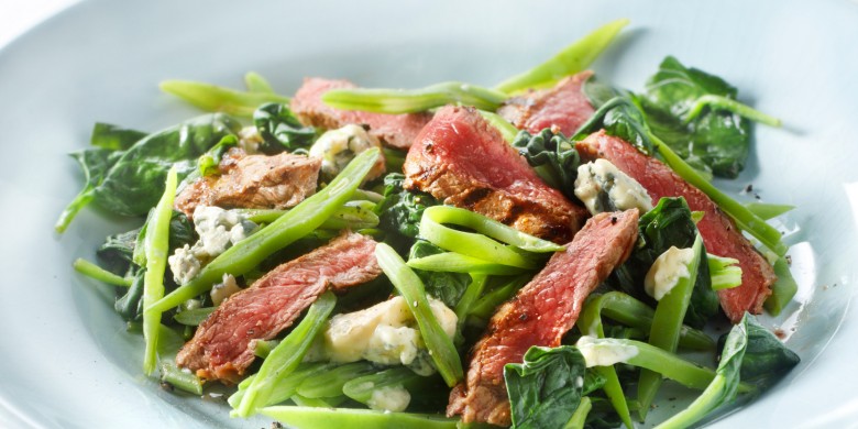 Entrecote met lauwwarme snijboonspinaziesalade
