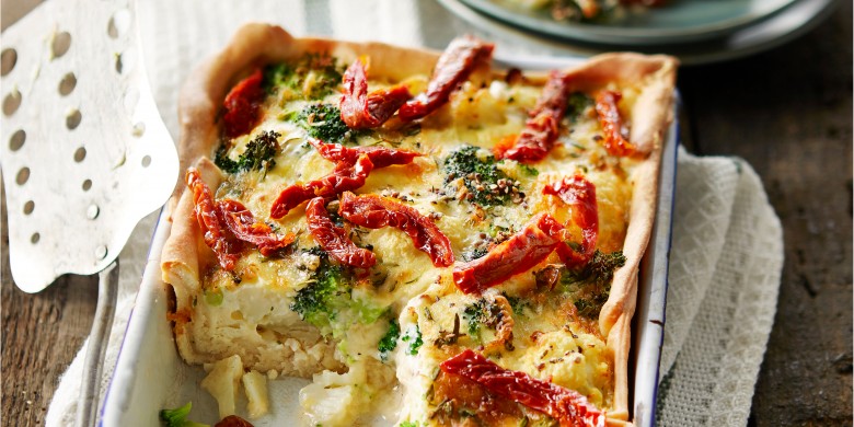 Broccoli-bloemkooltaart met groene kruiden