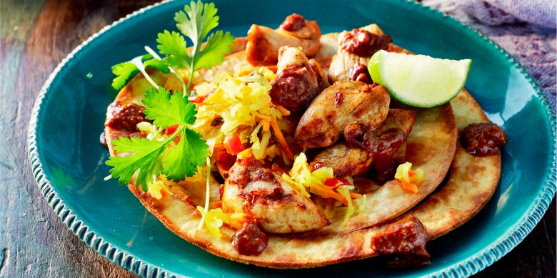 Tortilla met kip en mole