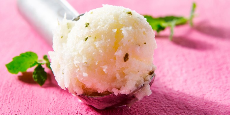 Ananassorbet met munt 