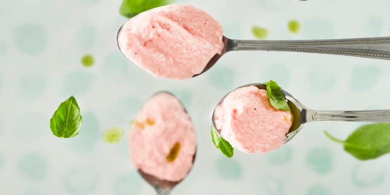 Tomatenmousse met basilicumolie